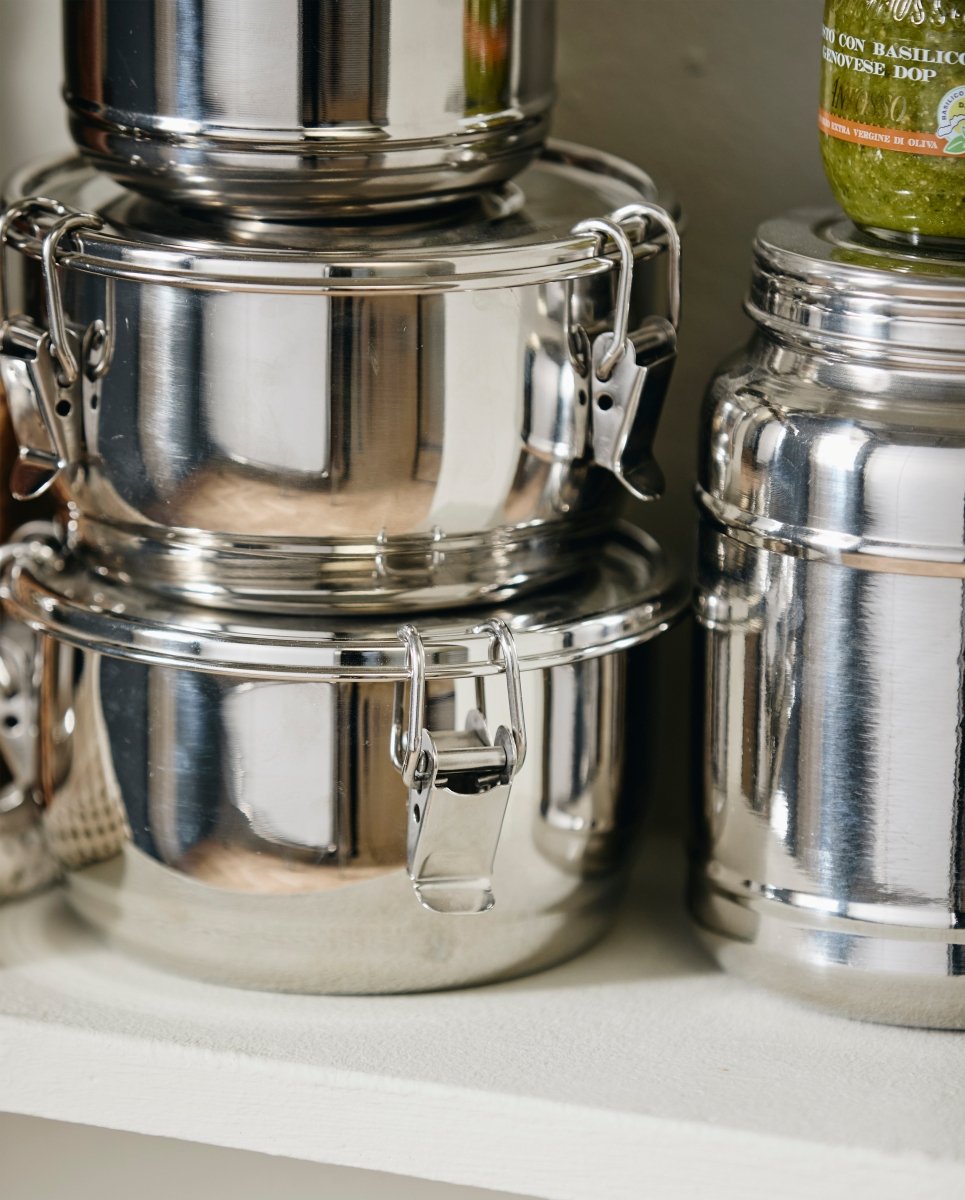 CANI opbevaringsdåse i rustfrit stål med låg - 1800 ml - naordal.com