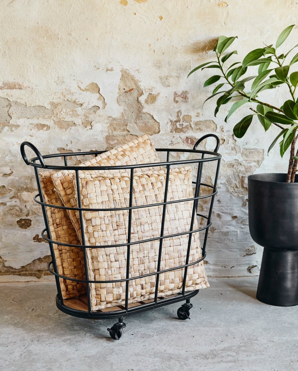 DOWNTOWN trådkurv med hjul - h73 cm - sort - naordal.com