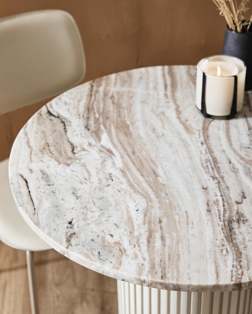 ERIE rundt sofabord i træ og marmor - ø75 cm - råhvid, brun, beige - naordal.com