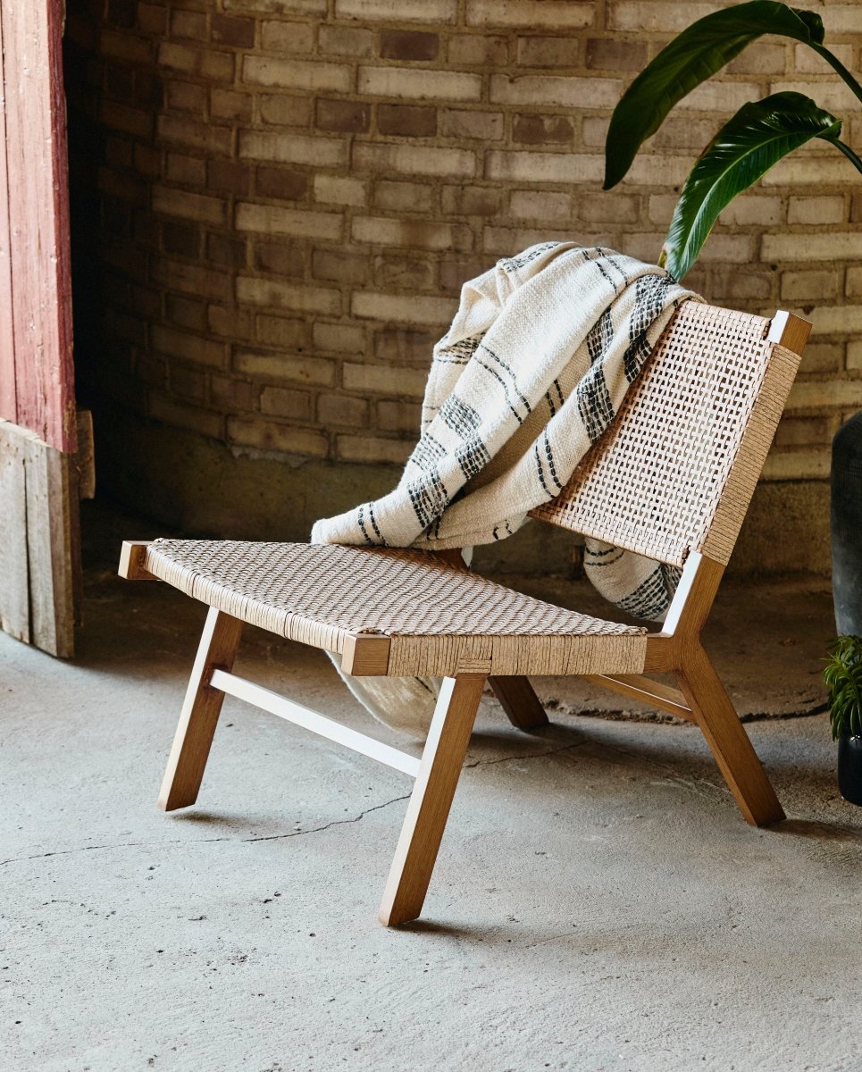 VASAI lounge havestol i flettet polyrattan - natur - naordal.com
