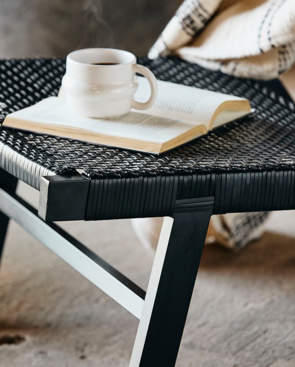 VASAI lounge havestol i flettet polyrattan - sort - naordal.com