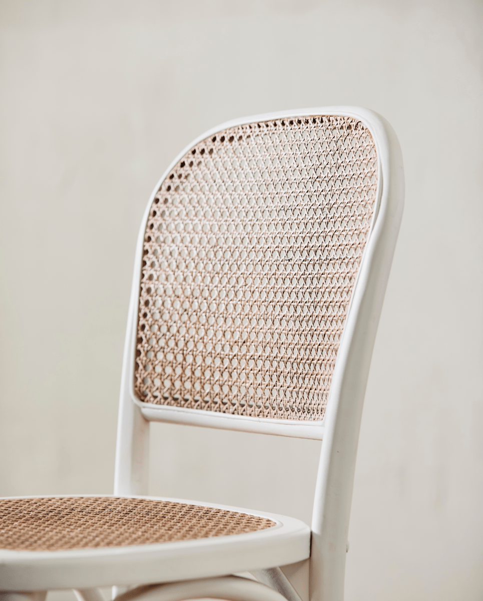 WICKY spisebordsstol med flet - hvid/natur - naordal.com