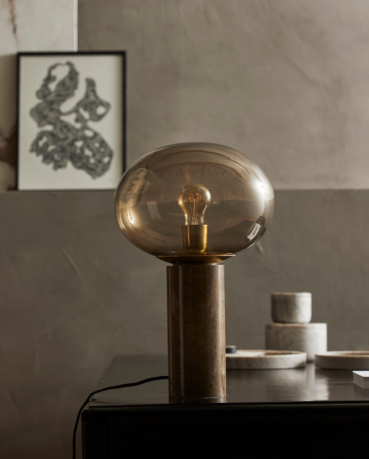 BES bordlampe i marmor med glas - h45 cm - Røgfarvet/brun