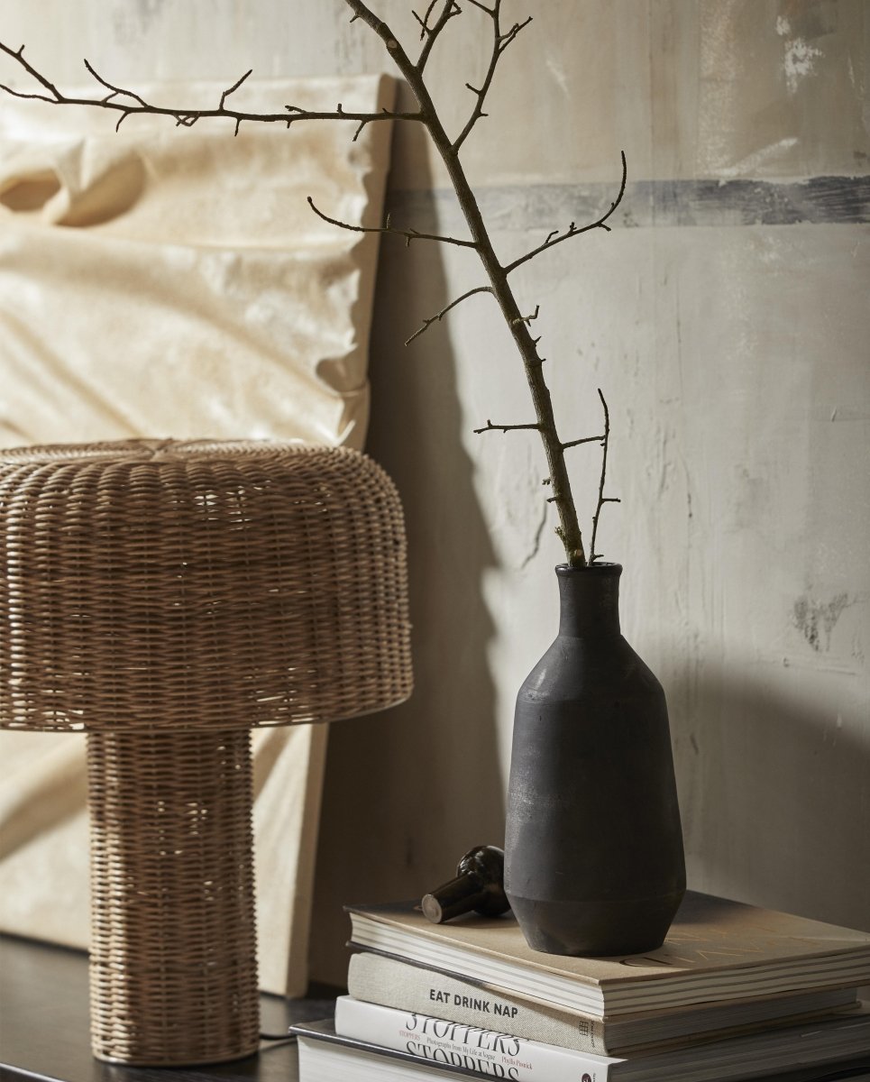 ATUM bordlampe i flettet sukkerrør - h50 cm - natur - naordal.com