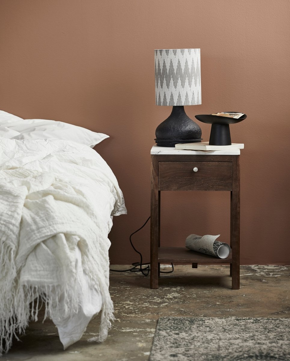 BILLE sengebord - brun/hvid marmor - naordal.com