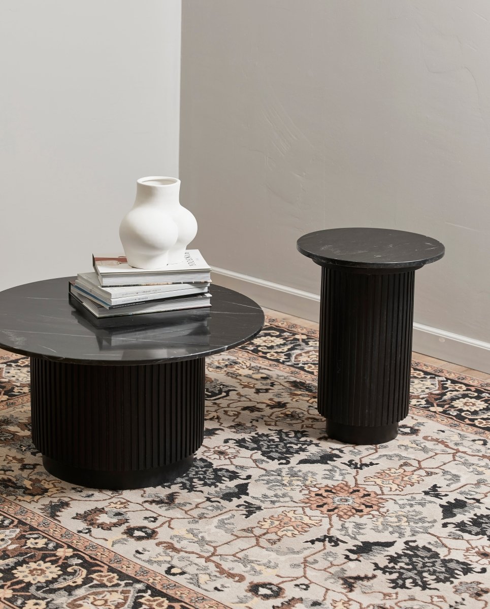 ERIE rundt sidebord i træ og marmor - ø40 cm - sort - naordal.com