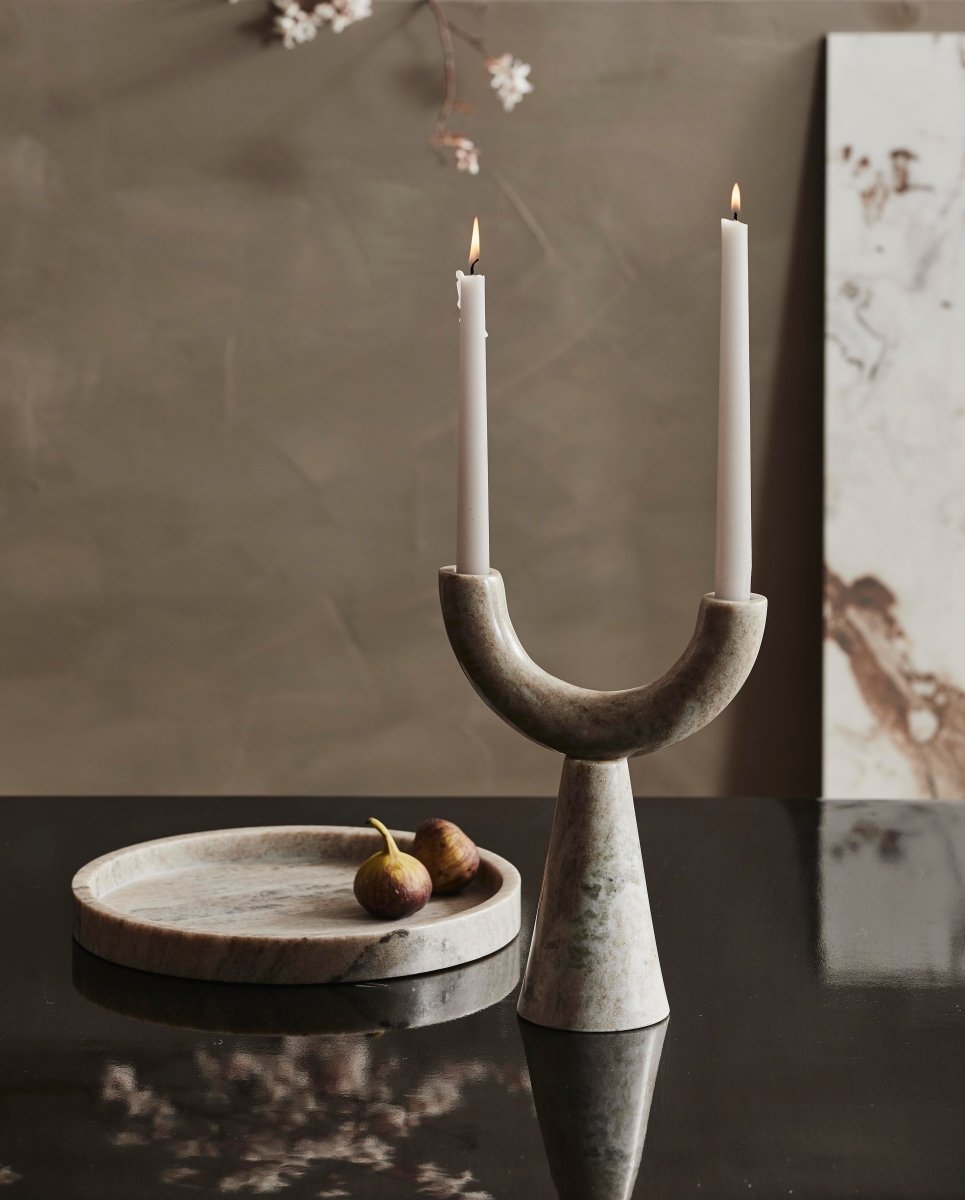 RIF lysestage i marmor - h26,5 cm - lys brun - naordal.com