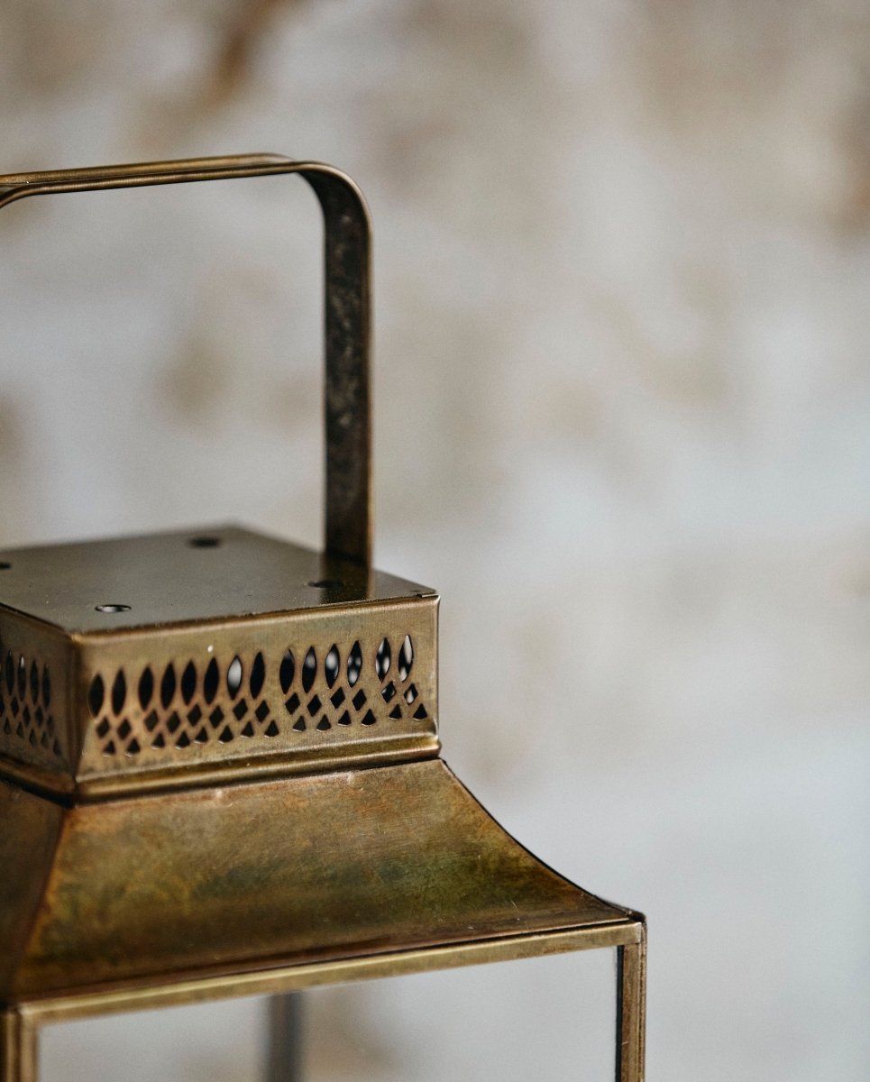 ANTIQUE lanterne i jern - h30 cm - guld finish - naordal.com