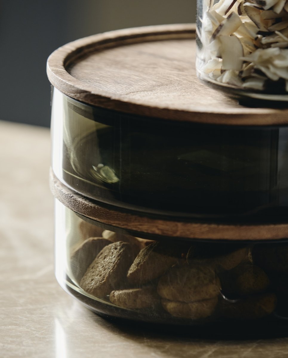 BASIL opbevaringsglas med låg i træ - 1300 ml - naordal.com