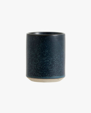 GRAINY krus i keramik uden hank, L - h10 cm - mørkeblå - naordal.com