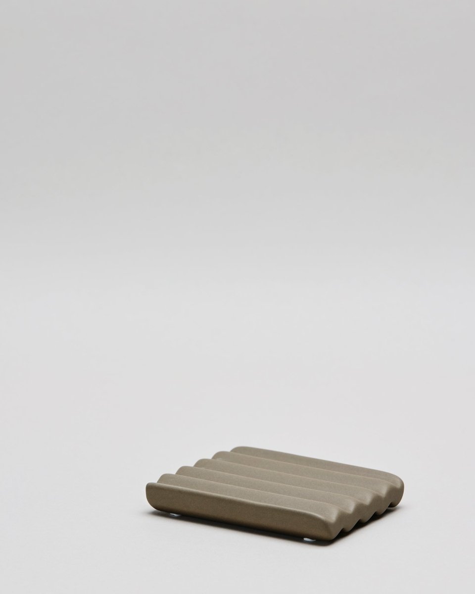Keramik sæbeskål, S | TAUPE 8 x 10 cm - naordal.com