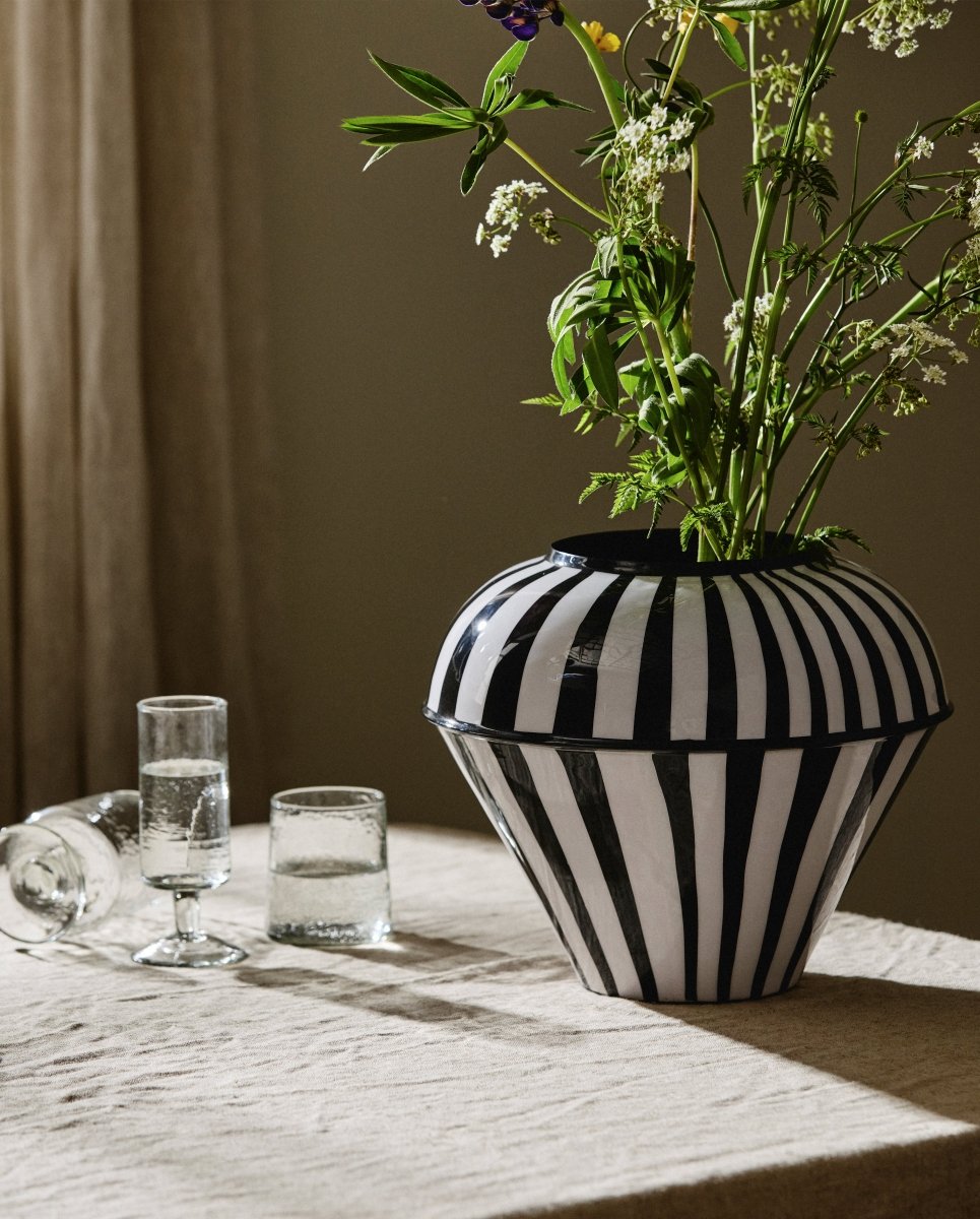 SIPURA vase - sort/hvid - naordal.com