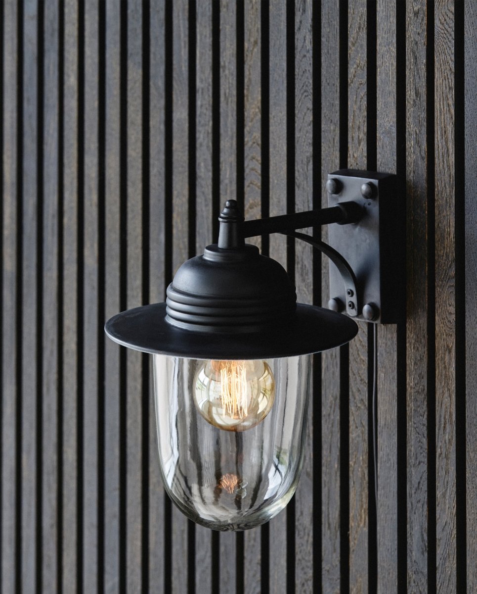Udendørslampe til væg - h31 cm - sort - naordal.com
