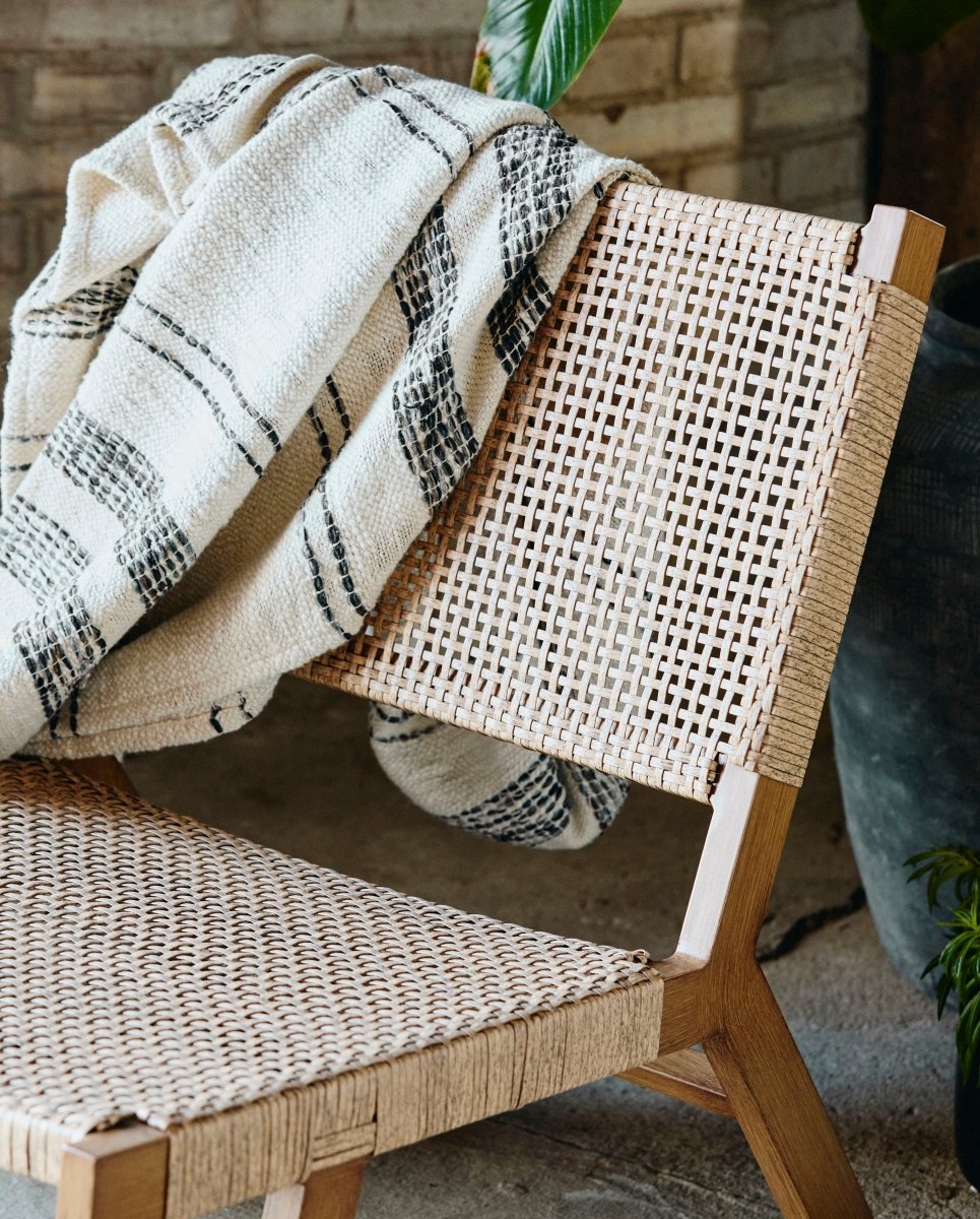 VASAI lounge havestol i flettet polyrattan - natur - naordal.com