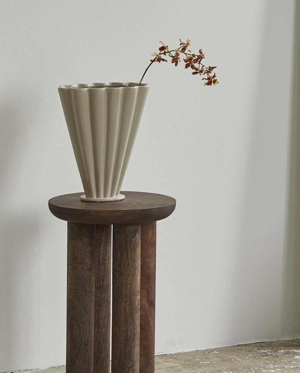 COLLA vase i keramik - h28,5 cm - sand - naordal.com