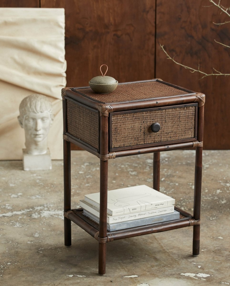 HAYES sidebord/sengebord i rattan - brun - naordal.com
